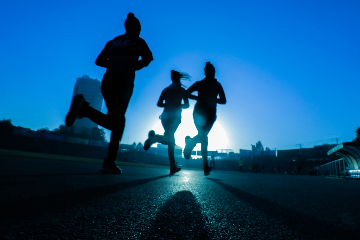 Athletes in a team relay race — HYROX Relay format guide